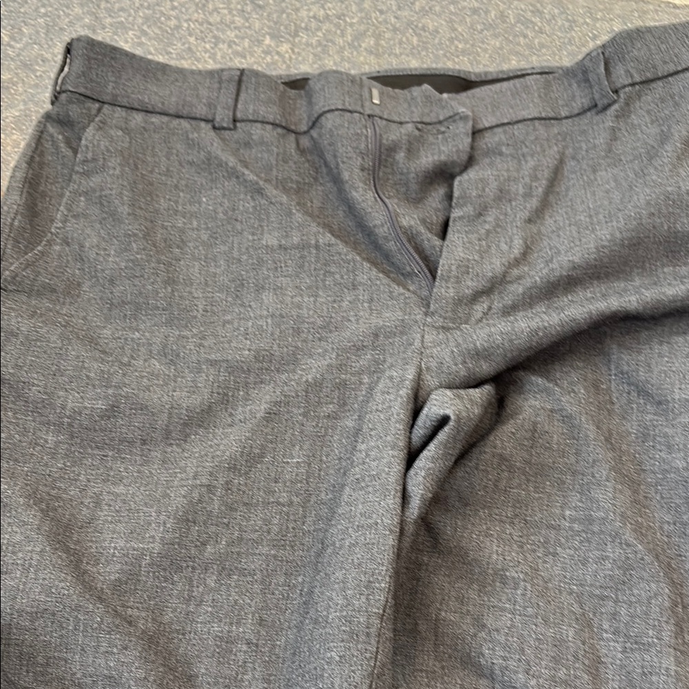 George Gray Flat Front Shorts with Tailored Design used men W 32 L 32